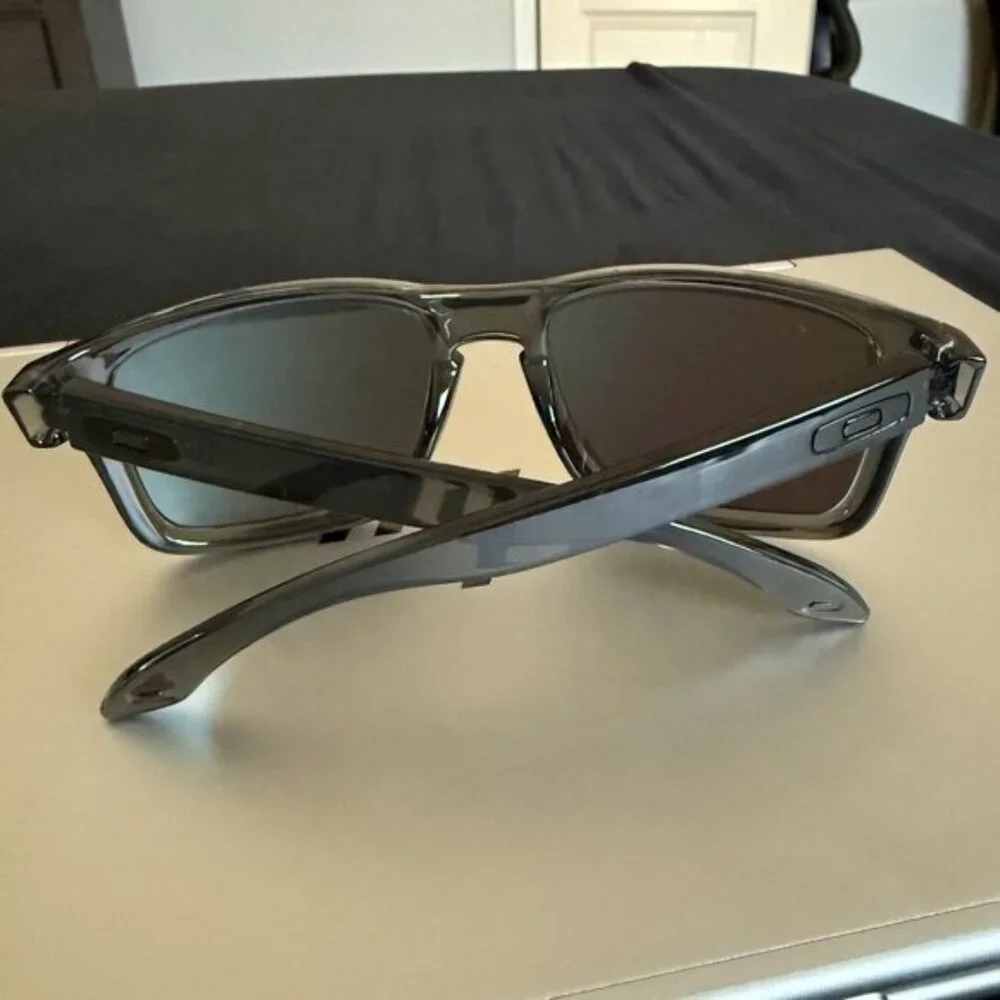 OO9102 Oakley Holbrook Smoke Gray Frame Prizm Polarized Green Reflective Lenses - Picture 8 of 9